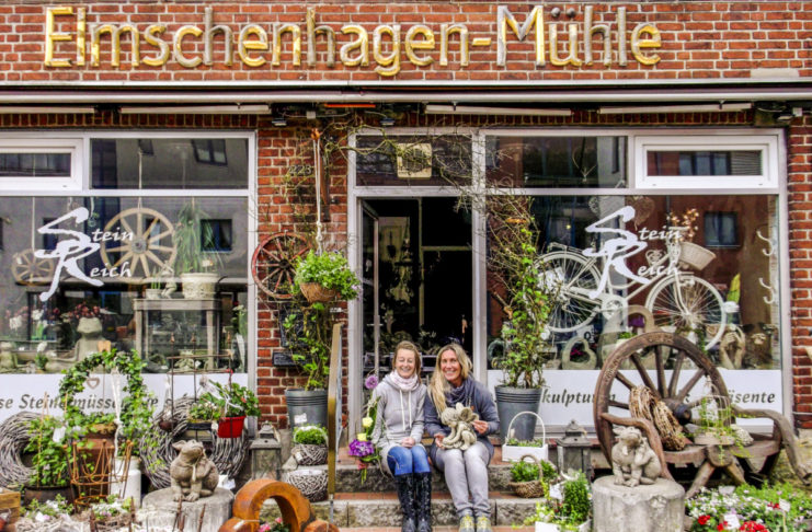 Schönes in Blumen und Stein gegossen