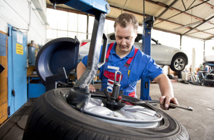 Zeit für den halbjährlichen Autoreifenwechsel