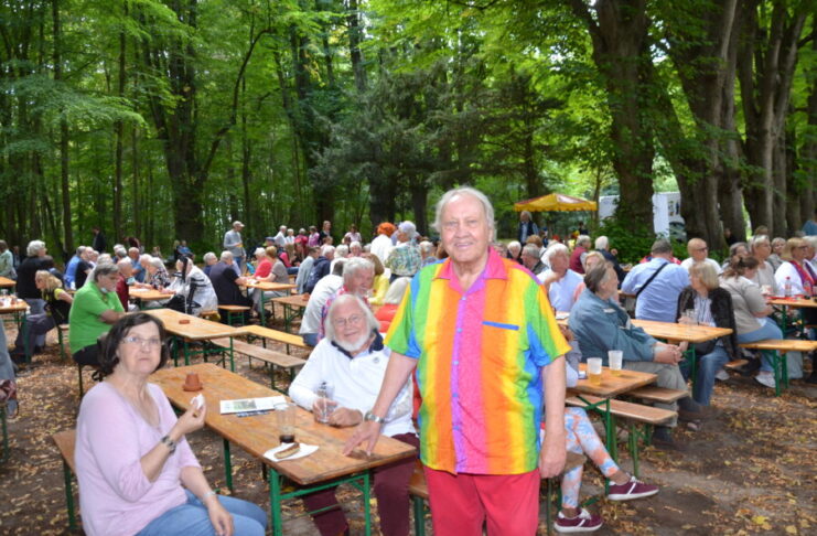 Frühschoppen mit Livemusik Lebendiges Hassee