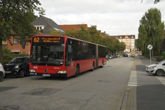 KVG Bus vor der Hamburger Chaussee