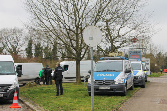 Polizeikontrolle in Kiel Hassee