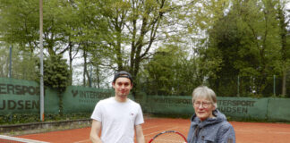Generationenwechsel am Tennisplatz