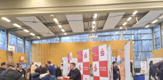 Wer möchte ein Praktikum machen oder sucht einen Ausbildungsplatz?