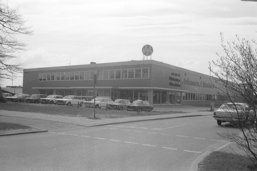 1976 Gebäude der Firma Matthies an der Rendsburger Landstraße neben dem heutigen famila-Markt