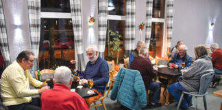 Foto zeigt Skatspieler im VfB-Kiel-Vereinsheim an der Waldwiese