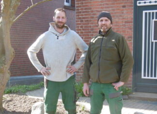 Garten- und Landschaftsbauer Gernot Lau (rechts)