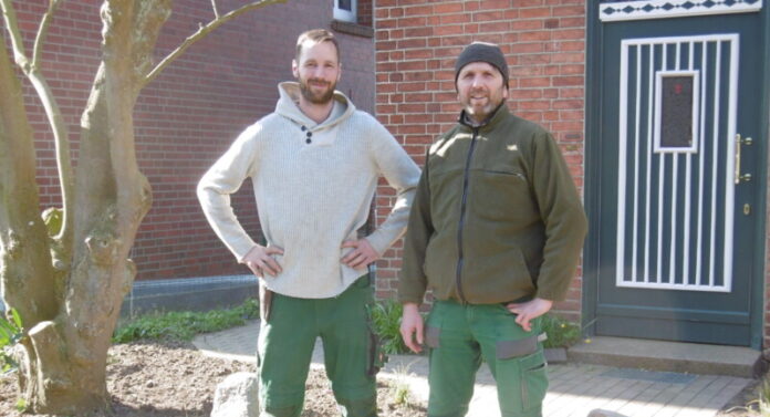 Garten- und Landschaftsbauer Gernot Lau (rechts)