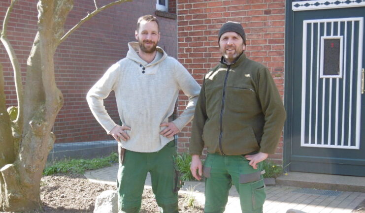 Garten- und Landschaftsbauer Gernot Lau (rechts)