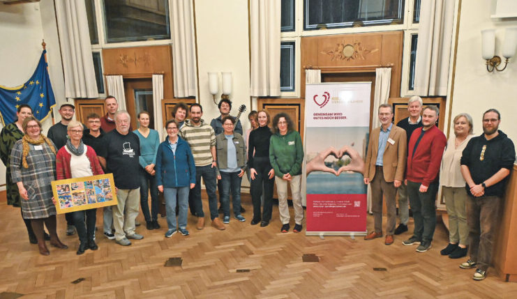 Die Plattform, die alle verbindet Gruppenbild des Kieler Spendenparlaments