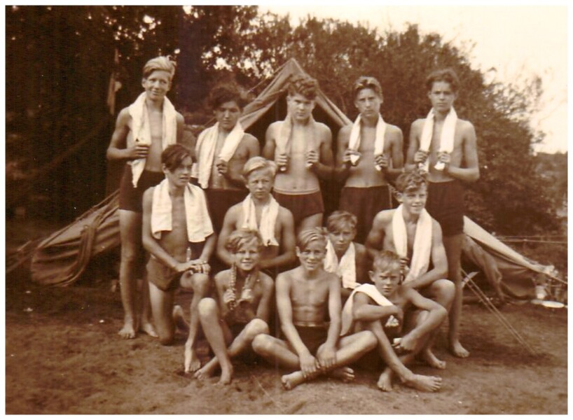 Gruppenbild des Zeltlagers 1948 mit Willi Schlünzen