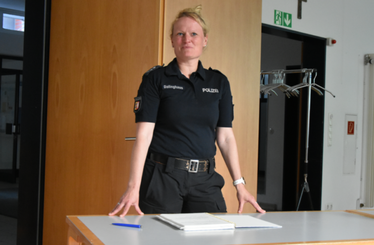 Bericht aus der Mai-Sitzung des Ortsbeirats Hassee/Vieburg Hauptkommissarin Anneke Dalinghaus, neue Dienststellenleiterin in Hassee, stellte die Kriminalstatistik des Stadtteils für 2025 vor.
