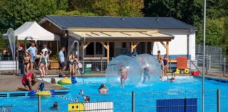 Anbaden im Freibad Flintbek