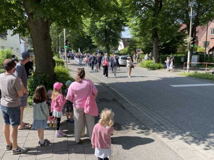 Festmarsch, Livemusik, Tombola und Mitmachaktionen: Die Kronshagen-Schau bietet am Bürgerhaus ein buntes Programm für die ganze Familie.