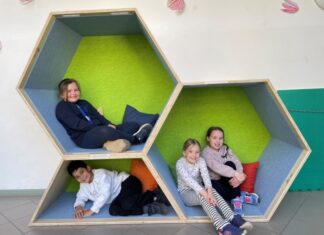 Theodor-Heuss-Schule lädt zum Schulfest und Musical ein Neue Sitzwaben in der Theodor-Heuss-Schule Kiel