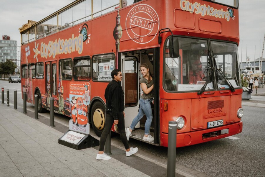 Kurzurlaub in Kiel: Einstieg in den Sightseeing-Bus