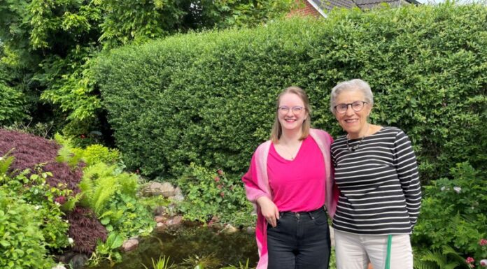 Wohnen für Hilfe: Melissa Peters und Frau Dr. Gisela von Ondarza