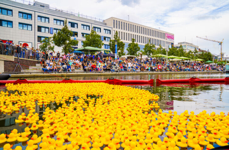 Kieler Entenrennen 2026: Jubiläum am Bootshafen Kieler Entenrennen 2026 Gummienten in der Kieler Förde