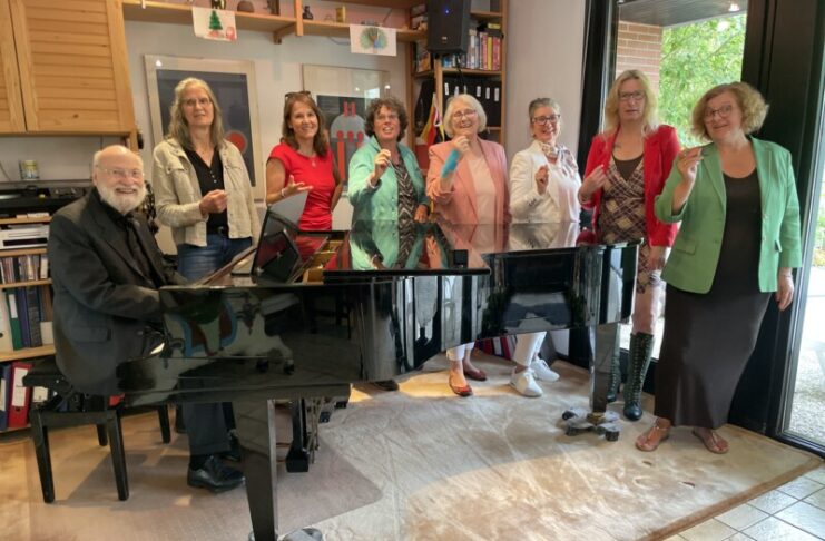 Frauenkabarett Kronshagen feiert 30 Jahre mit neuem Programm Ensemble des Frauenkabarett Kronshagen