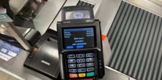 REWE-Center Winterbeker Weg: Bargeld abheben bleibt möglich Bargeld abheben REWE-Center Winterbeker Weg Bis zu 200 Euro pro Einkauf können kostenfrei vom eigenen Konto abgehoben werden.