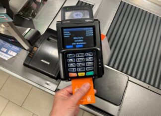 Bargeld abheben REWE-Center Winterbeker Weg Bis zu 200 Euro pro Einkauf können kostenfrei vom eigenen Konto abgehoben werden.
