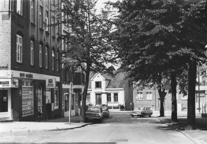 Hassee vor 50 Jahren: Danewerkstraße, Ecke Rendsburger Landstraße in Hassee