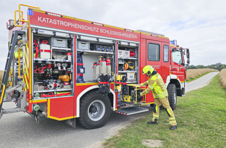 Feuerwehr Ottendorf: Gut gerüstet für Katastrophen und Blackouts Feuerwehr Ottendorf neues Fahrzeug für den Katastrophenschutz