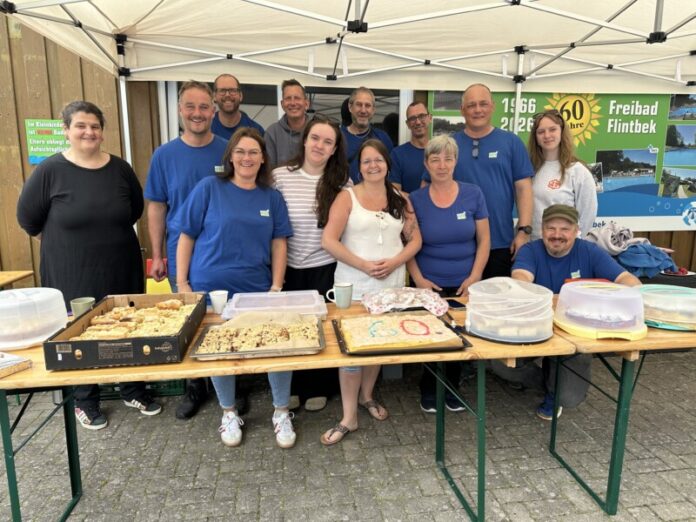 60 Jahre Freibad Flintbek 60 Jahre Freibad Flintbek: Helferteam beim Abbaden