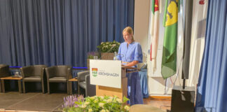 Nora von Massows am Rednerpult