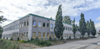Im linken Gebäude des ehemaligem´n Dienstleistungszentrums werden Apartments für Flüchtlinhe eingerichtet