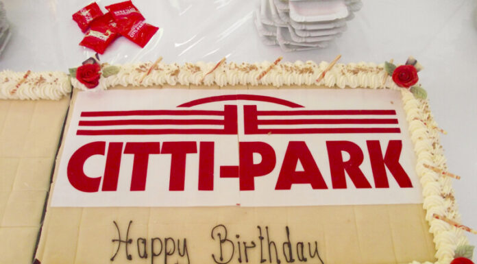 20 Jahre CITTI-PARK Kiel: Torte Happy Birthday