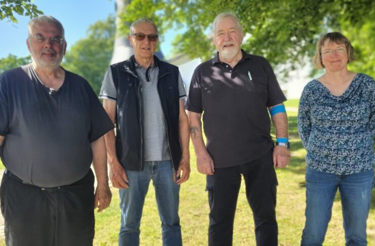 Bürgermobil Molfsee: Ehrenamtliche Fahrer für mehr Mobilität gesucht Die Ehrenamtlichen vom Bürgermobil Molfsee wollen ältere Menschen zum Einkaufen, zum Arzt oder zu anderen Terminen fahren. Foto: Bürgermobil Molfsee