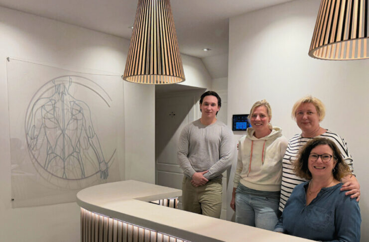 Das engagierte Praxisteam um Lena Pinnau und Henry Tollgreve freut sich auf neue Kolleginnen und Kollegen. Foto: Physio am Lindenplatz