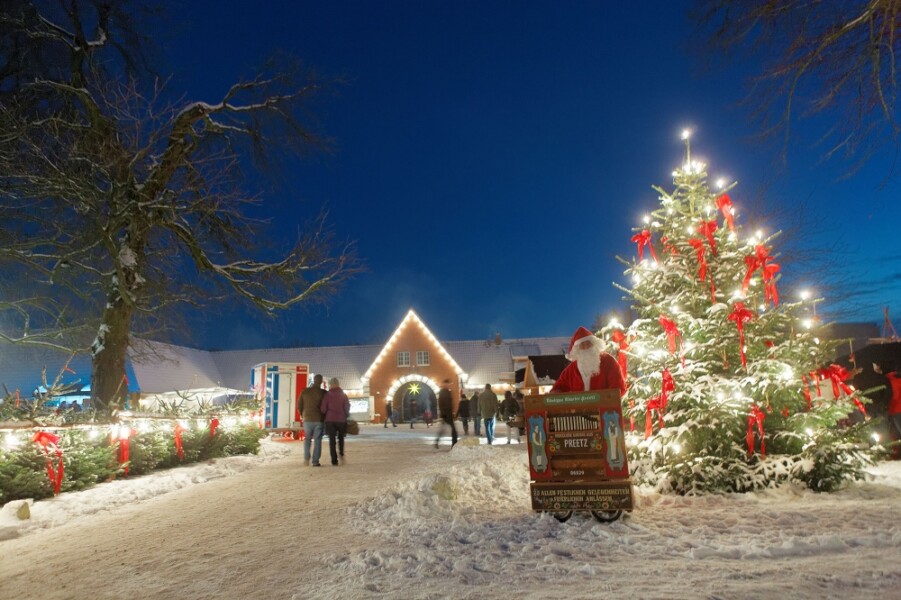 Am 3. und 4. Adventswochenende findet der Weihnachtsmarkt am Adeligen Kloster Preetz statt.
