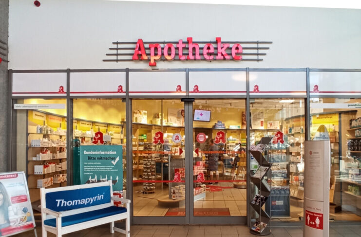 25 Jahre Apotheke im Plaza: Doris Salim feiert Jubiläum